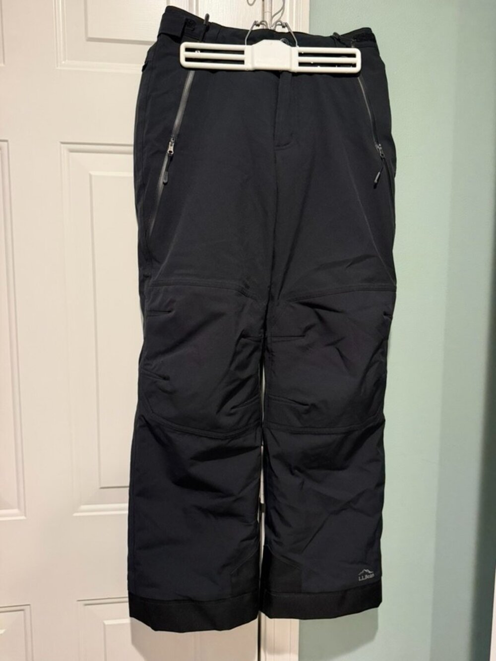 LIKE NEW L.L. Bean Patroller Ski Pant Kids, Black, Size 16